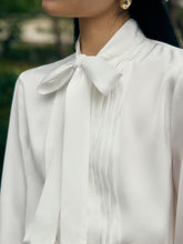 Load image into Gallery viewer, Bow silk shirt | White