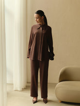 Load image into Gallery viewer, Silk loose shirt | Chocolate