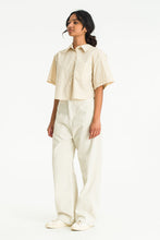 Load image into Gallery viewer, Kiko crop shirt | Beige