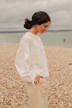Load image into Gallery viewer, Tie sleeves balloon blouse | White