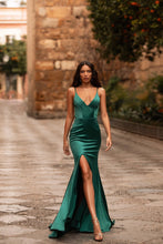 Load image into Gallery viewer, Emerald Gown