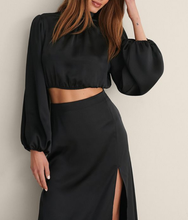 Load image into Gallery viewer, Cropped silk blouse