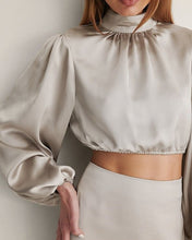 Load image into Gallery viewer, Cropped silk blouse