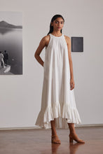 Load image into Gallery viewer, Ruffled dress | White

