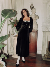 Load image into Gallery viewer, Velvet midi dress

