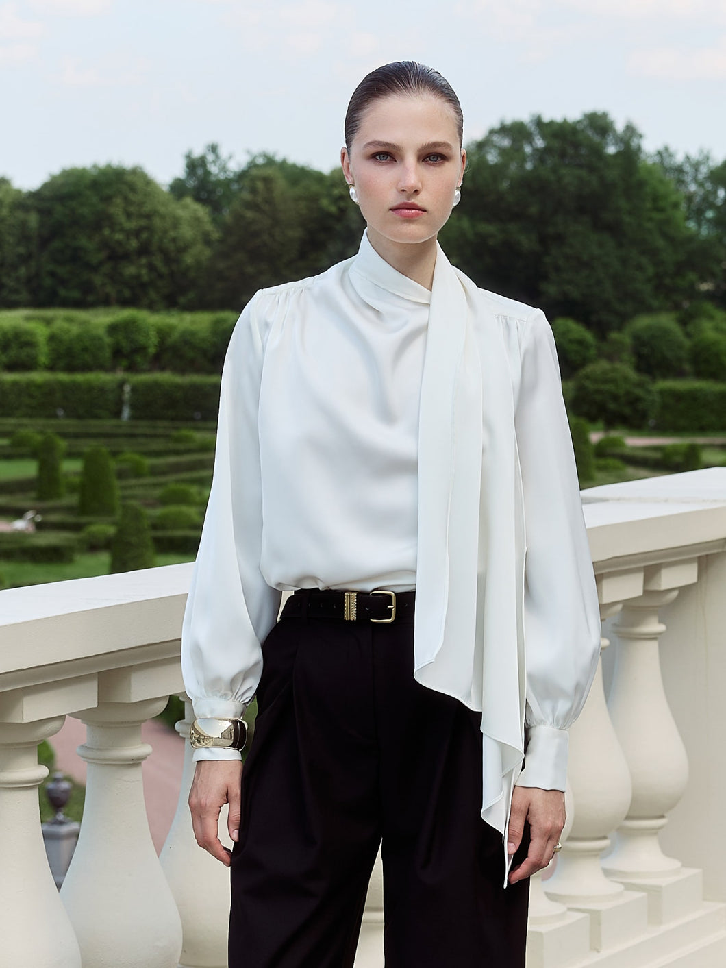 Blouse with decorative scarf | White