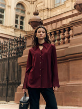 Load image into Gallery viewer, Pleated cuff silk shirt | maroon
