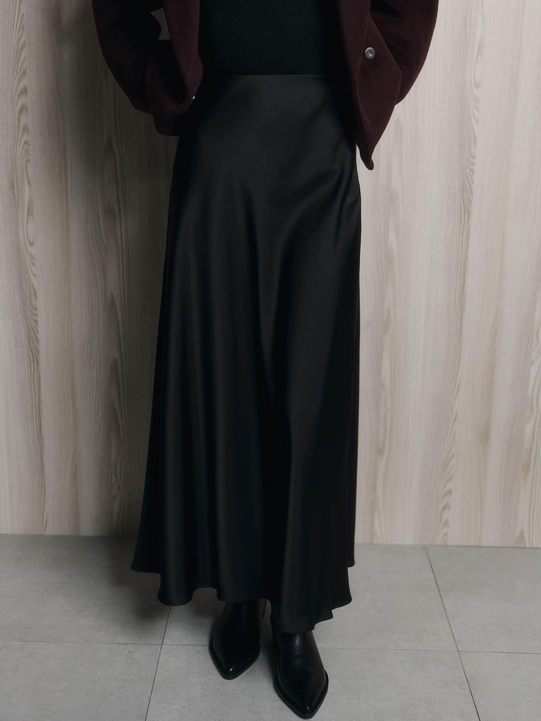 Flared floor length skirt | Black