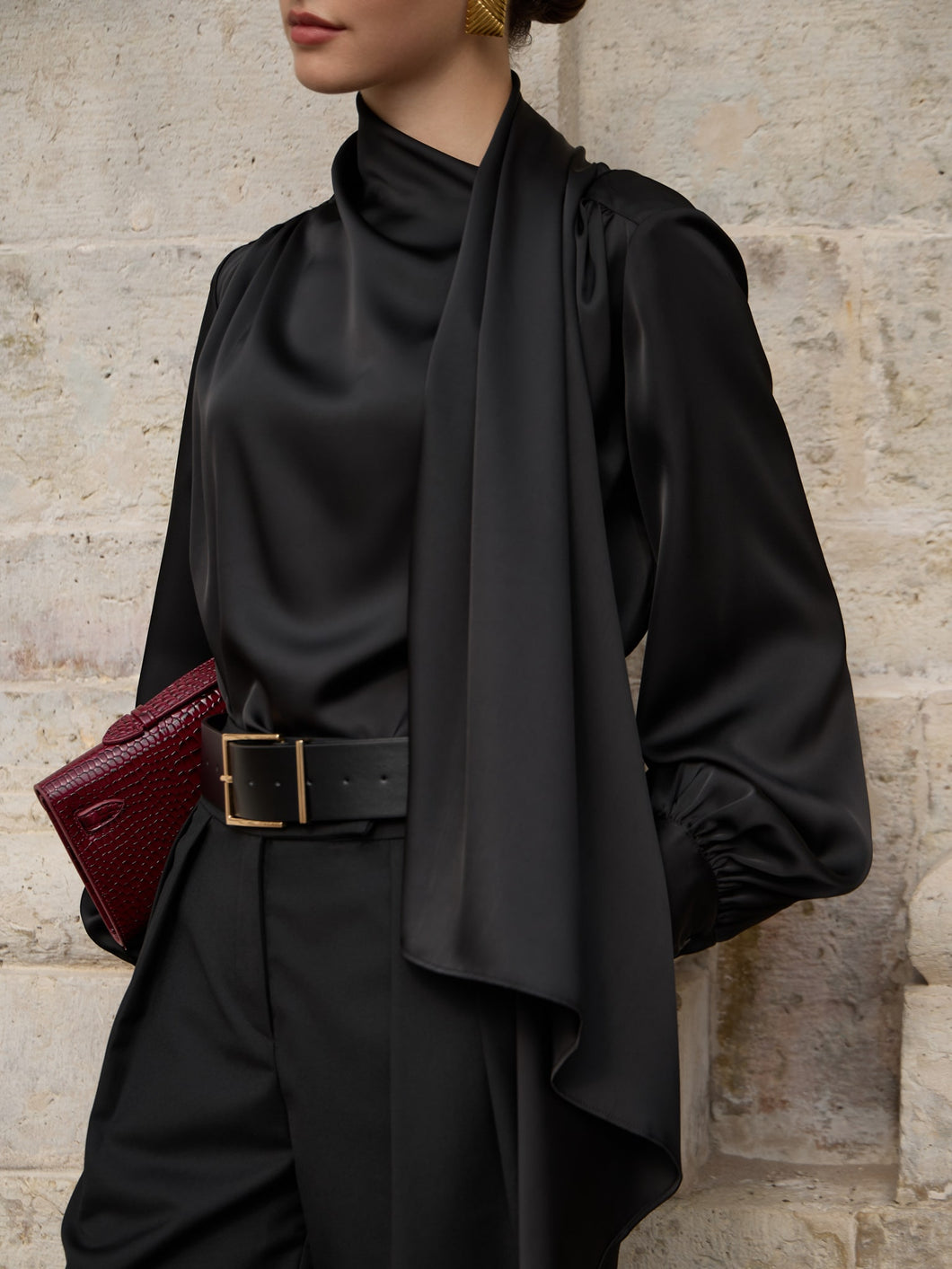 Blouse with decorative scarf | Black
