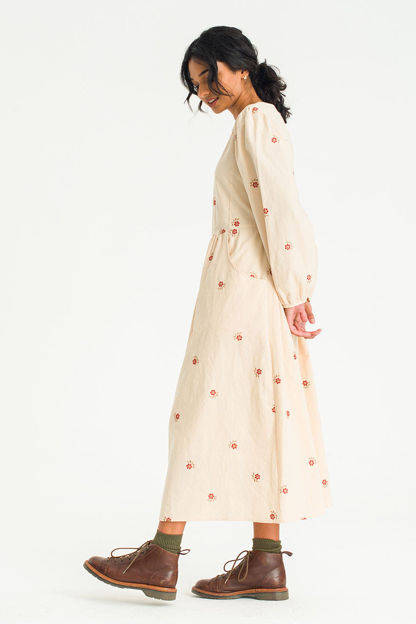 Mio Flower Embroidery Dress
