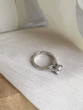 Load image into Gallery viewer, Leaf ring
