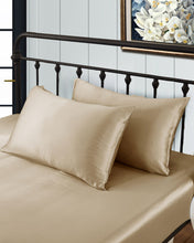 Load image into Gallery viewer, Silk pillowcase / Gold
