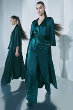 Load image into Gallery viewer, Iconic
