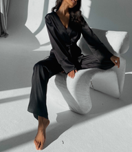 Load image into Gallery viewer, Black Silk Set
